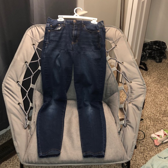 Blue Jeans - Picture 2 of 6